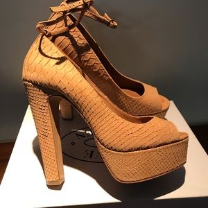 Steve Madden Deviaate Beige Snake Open-Toe Pump